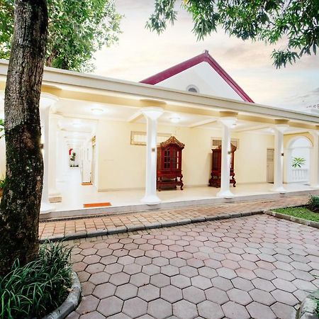 Tirtodipuran Hotel By Natts Hospitality Indonesia Yogyakarta Extérieur photo