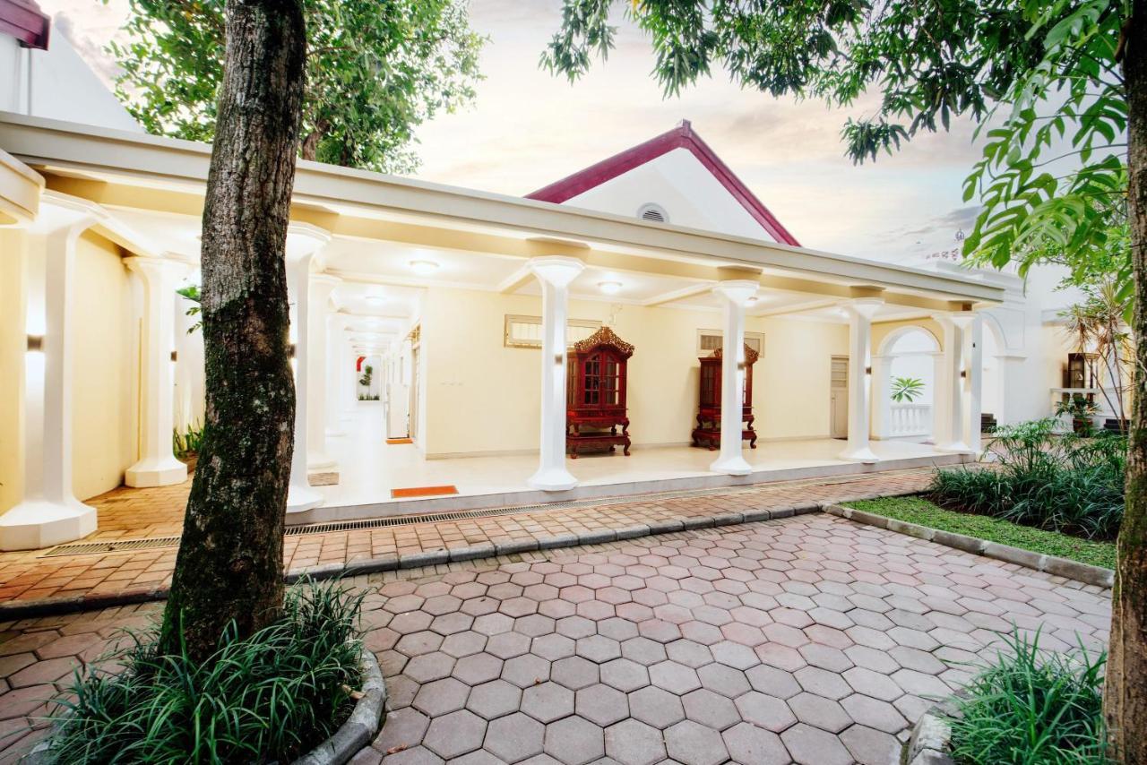 Tirtodipuran Hotel By Natts Hospitality Indonesia Yogyakarta Extérieur photo